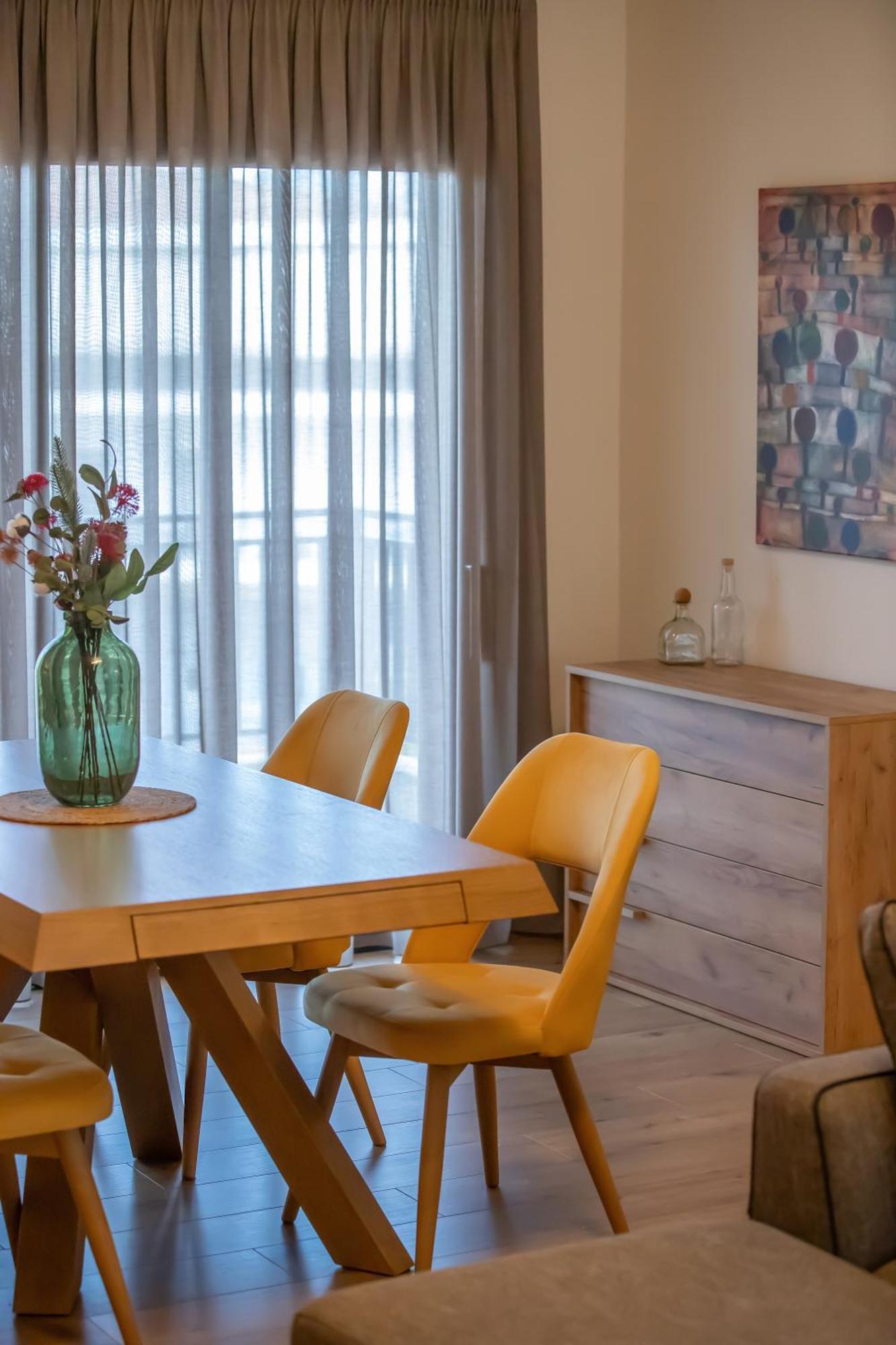 Element Suites - Yellow - Apt 2Bd - Kalampáka Ngoại thất bức ảnh
