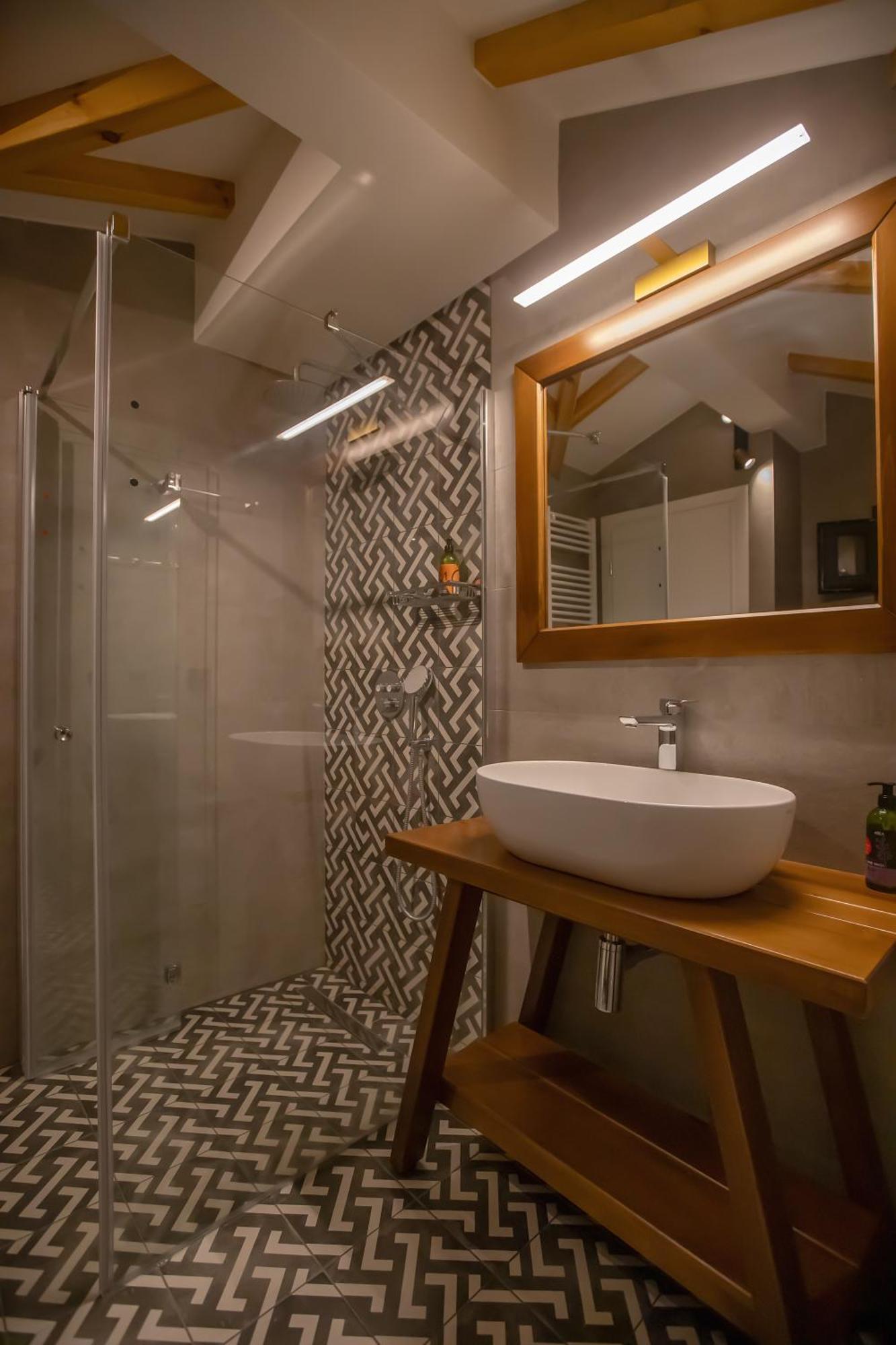 Element Suites - Yellow - Apt 2Bd - Kalampáka Ngoại thất bức ảnh