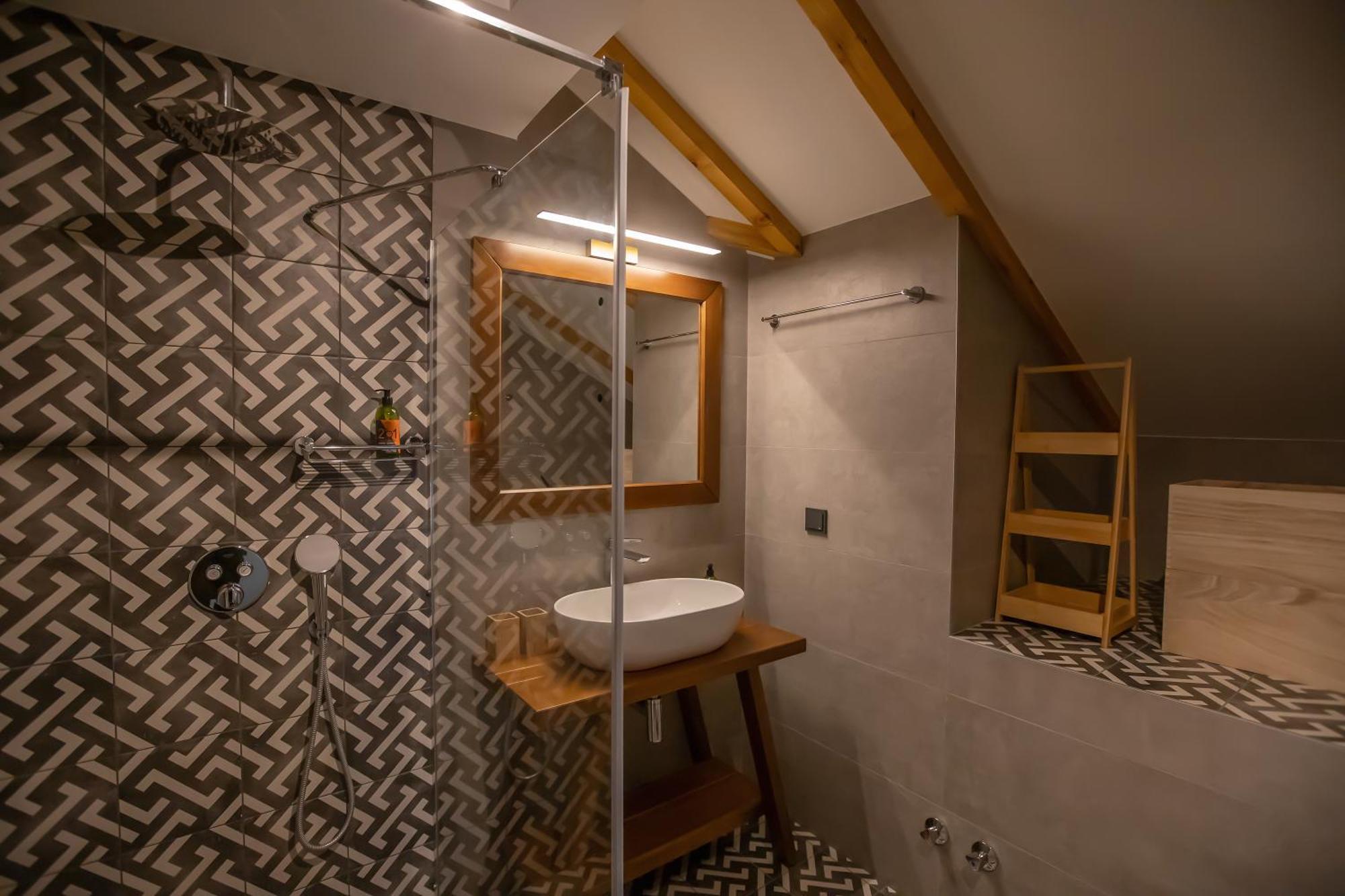 Element Suites - Yellow - Apt 2Bd - Kalampáka Ngoại thất bức ảnh